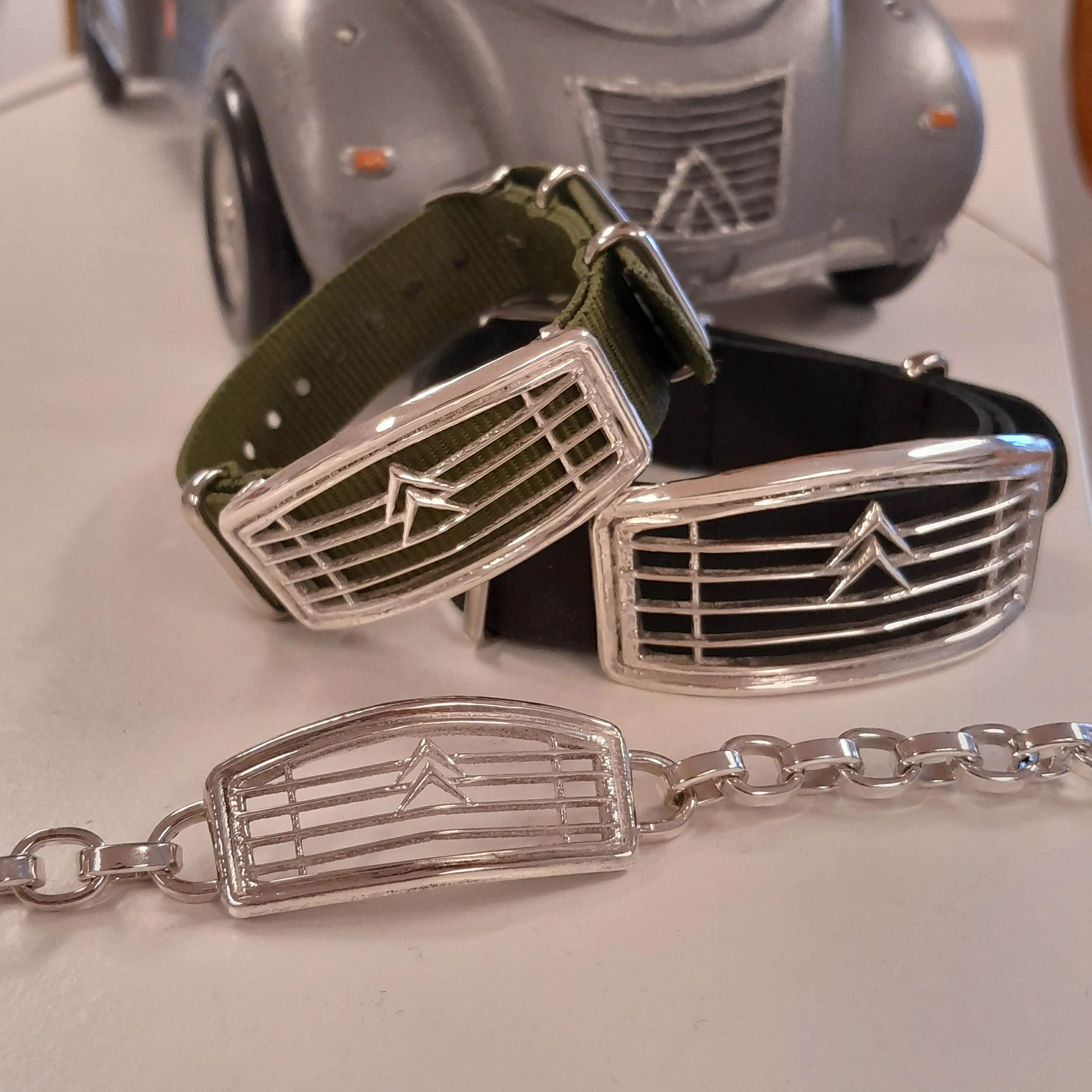 2cv grill bracelet