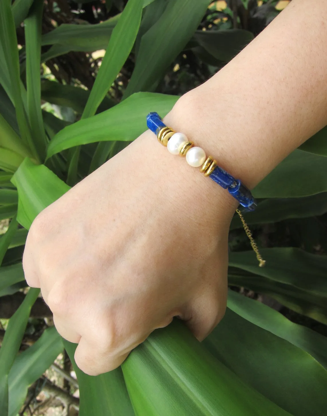 Bora Bora Freshwater Pearl and Blue Lapis Lazuli Bracelet