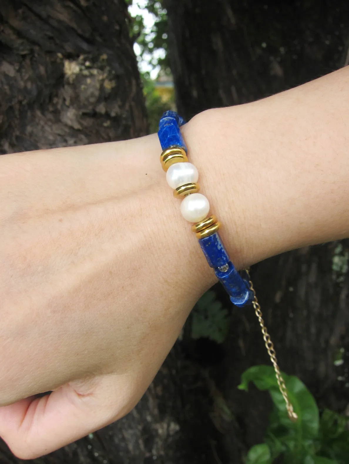 Bora Bora Freshwater Pearl and Blue Lapis Lazuli Bracelet