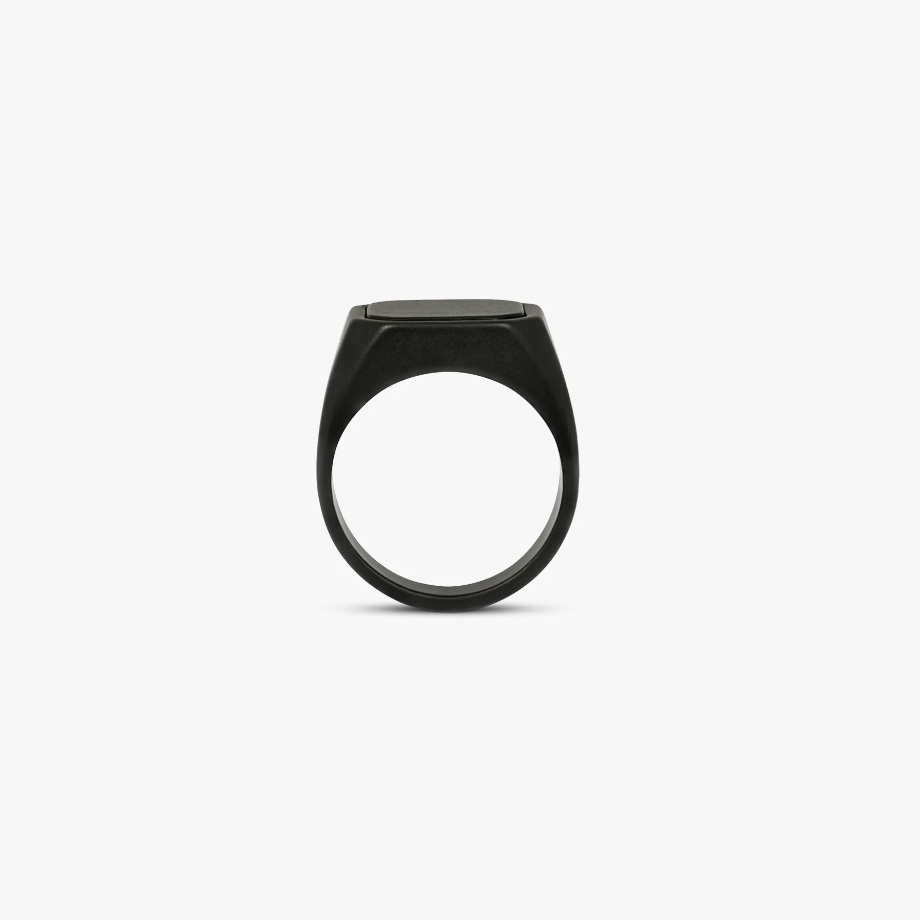 Ceramic Signet ring with onyx