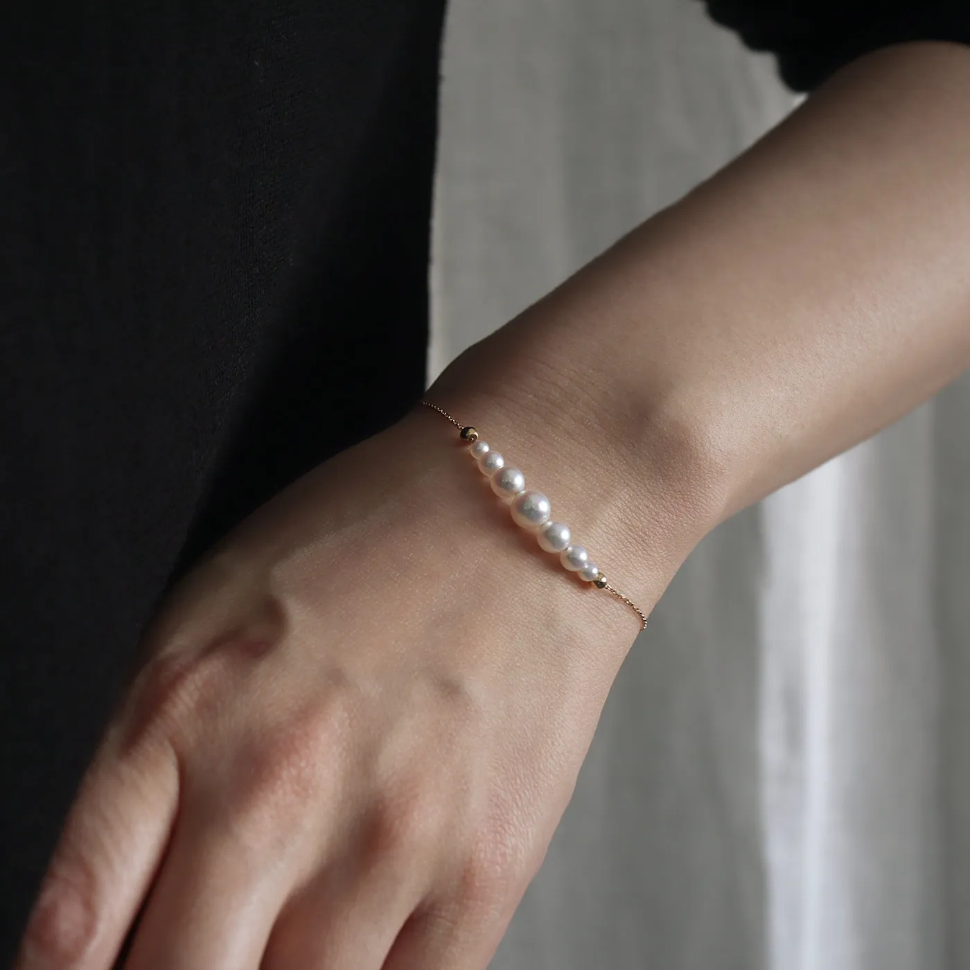 Graduated Pearl Chain Bracelet - アコヤ