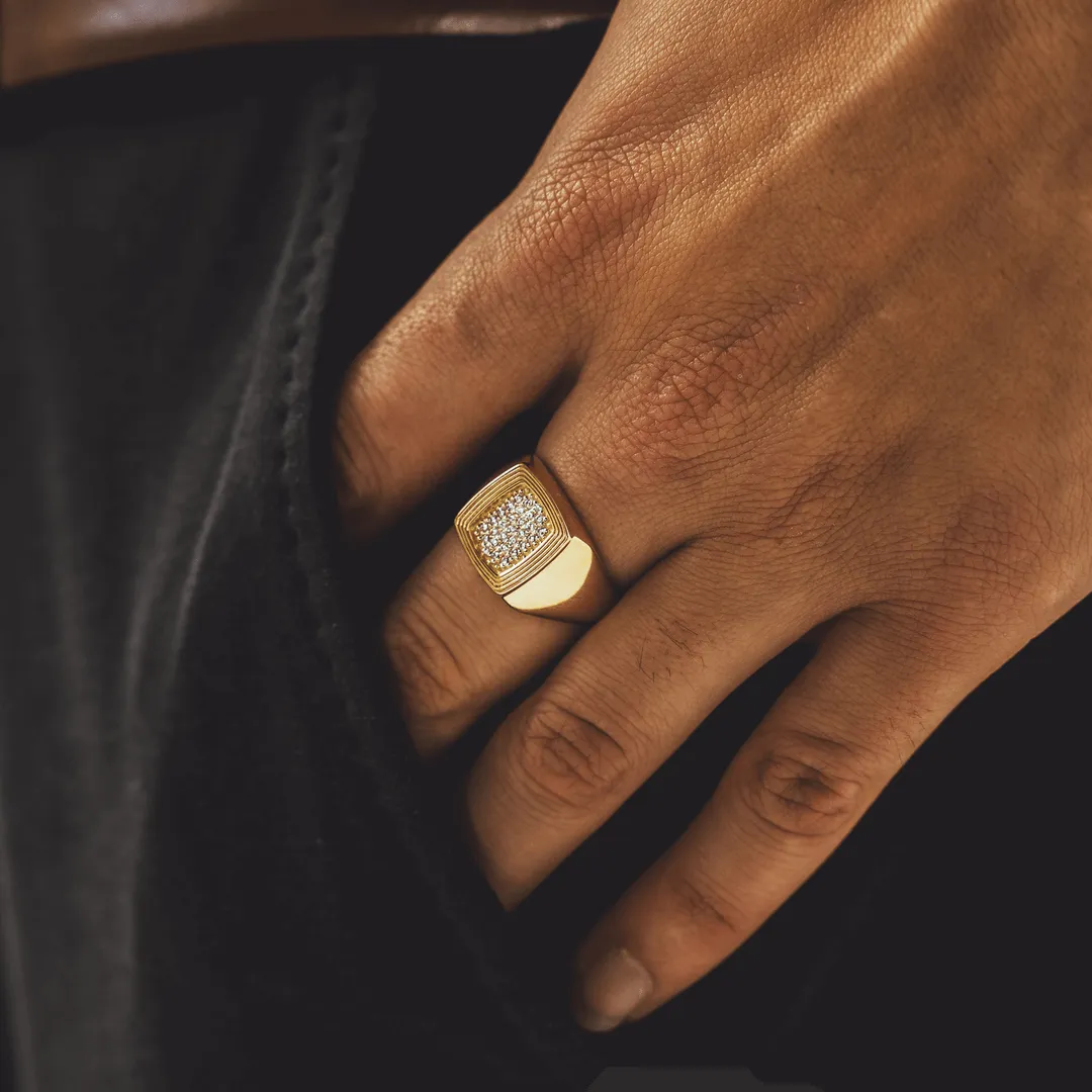 Ripple Pattern Diamond Signet Ring