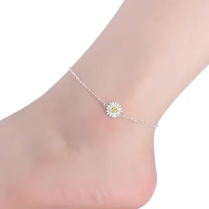 Small daisy anklet