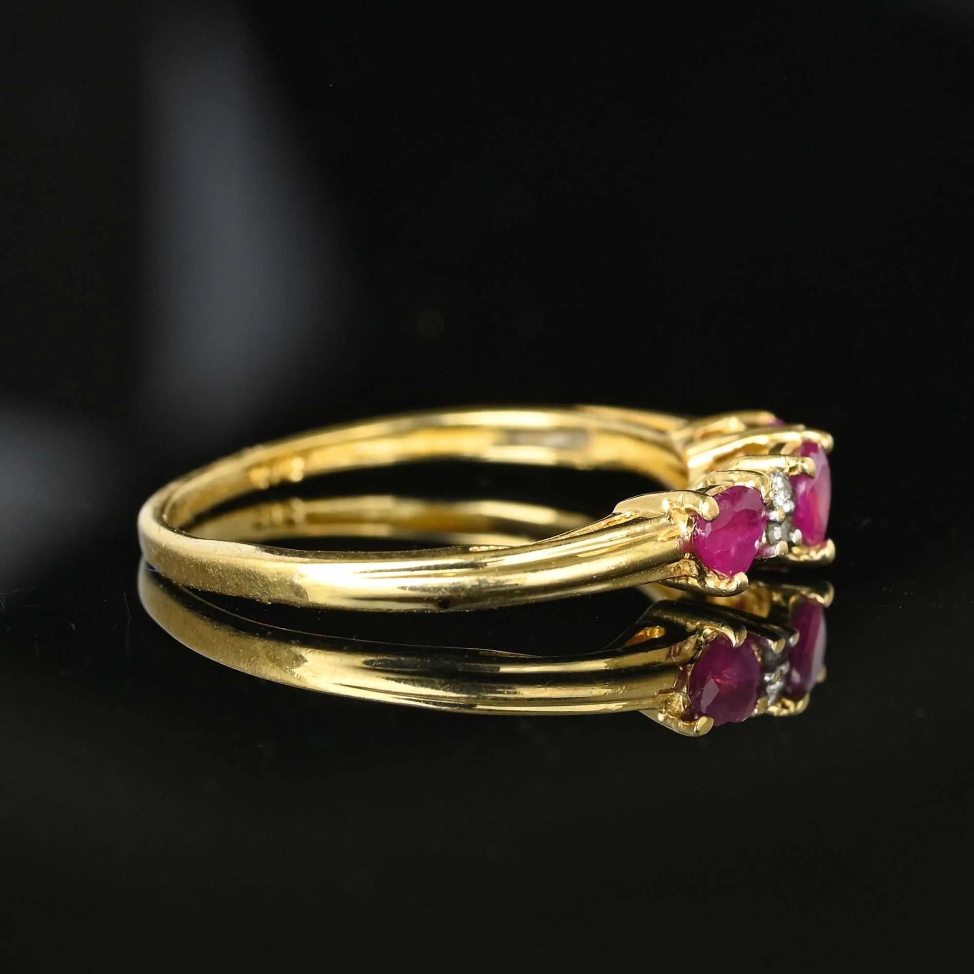 Vintage 10K Gold Diamond Ruby Heart Ring