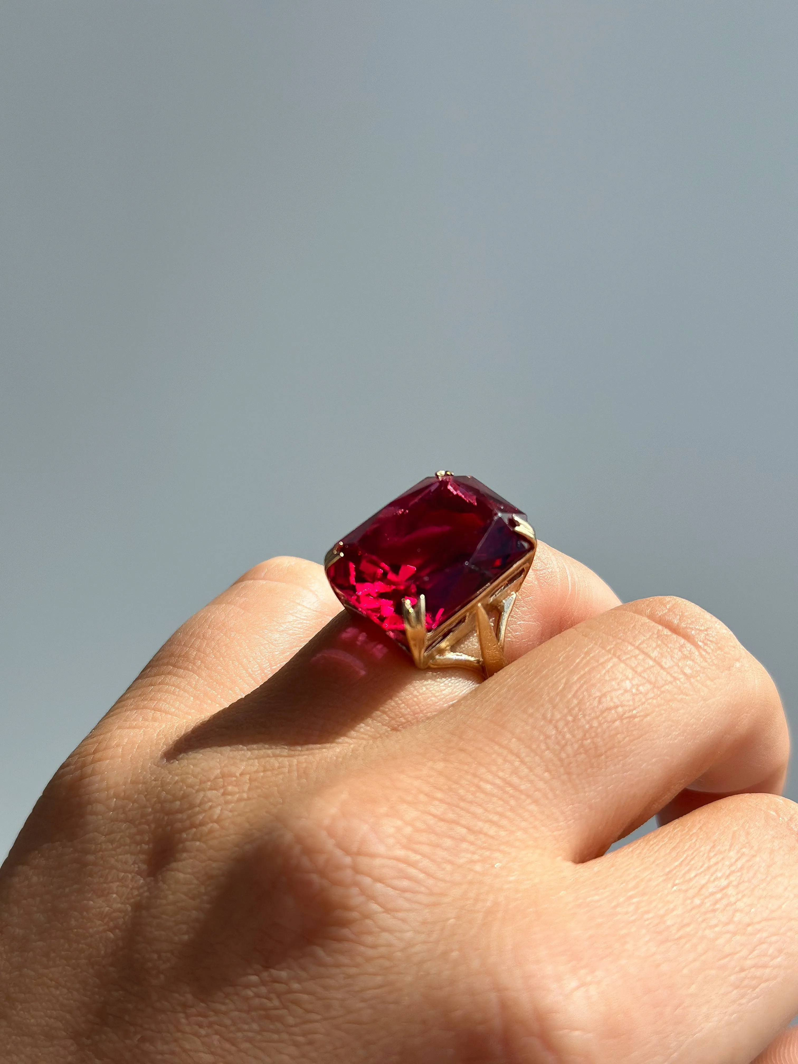 Vintage 9ct Yellow Gold Synthetic Ruby Ring